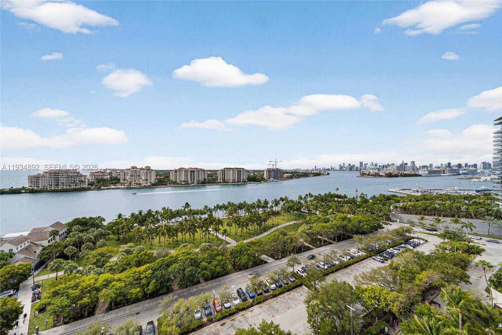Small Image of 400 SOUTH POINTE DR #1501, Miami Beach Number 14