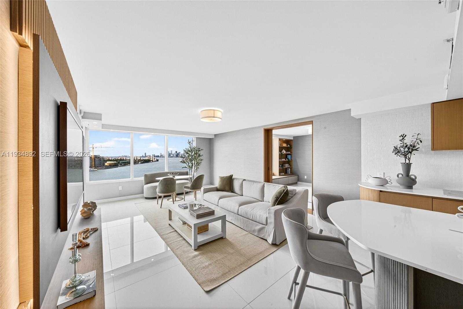 Small Image of 400 SOUTH POINTE DR #1501, Miami Beach Number 2