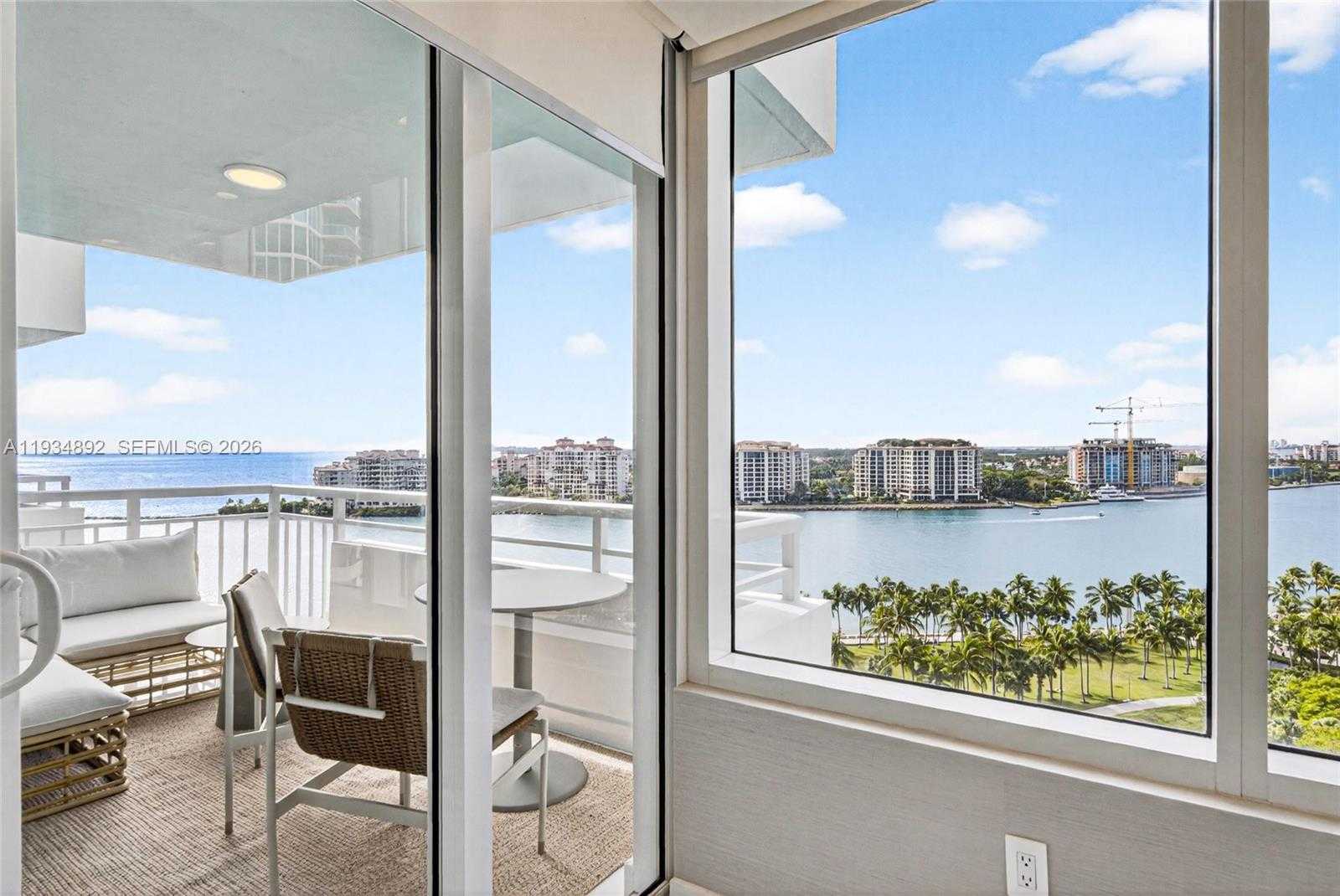 Small Image of 400 SOUTH POINTE DR #1501, Miami Beach Number 4