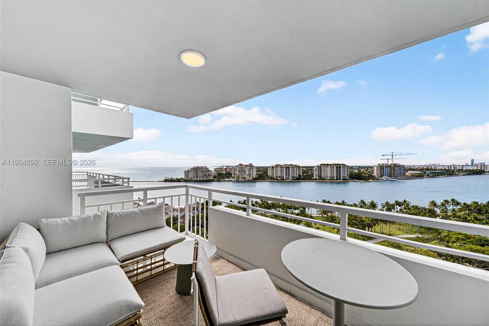 Small Image of 400 SOUTH POINTE DR #1501, Miami Beach Number 9
