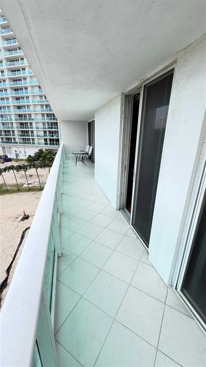 Small Image of 100 BAYVIEW DR #306, Sunny Isles Beach Number 20