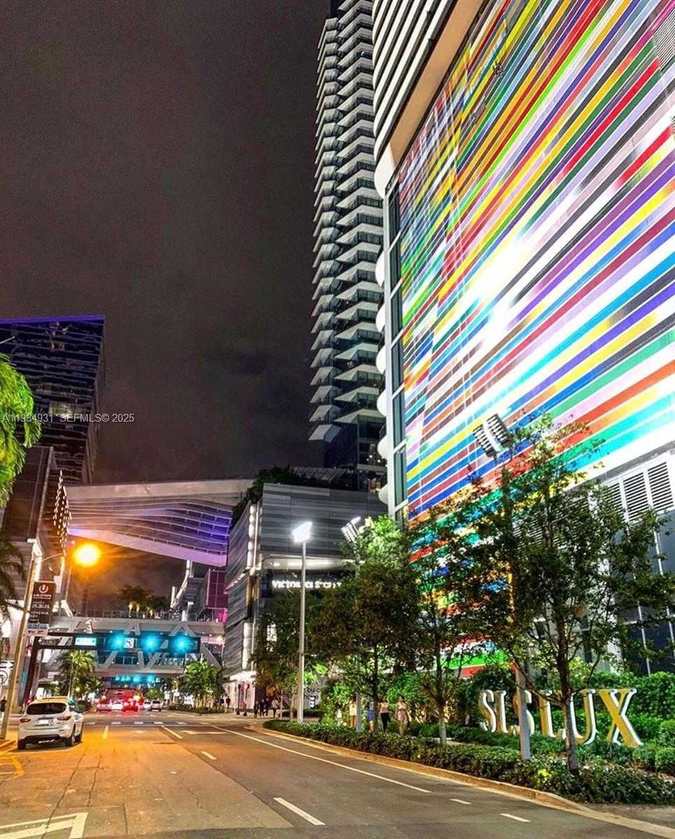 Small Image of 801 SOUTH MIAMI AVE #509, Miami Number 5