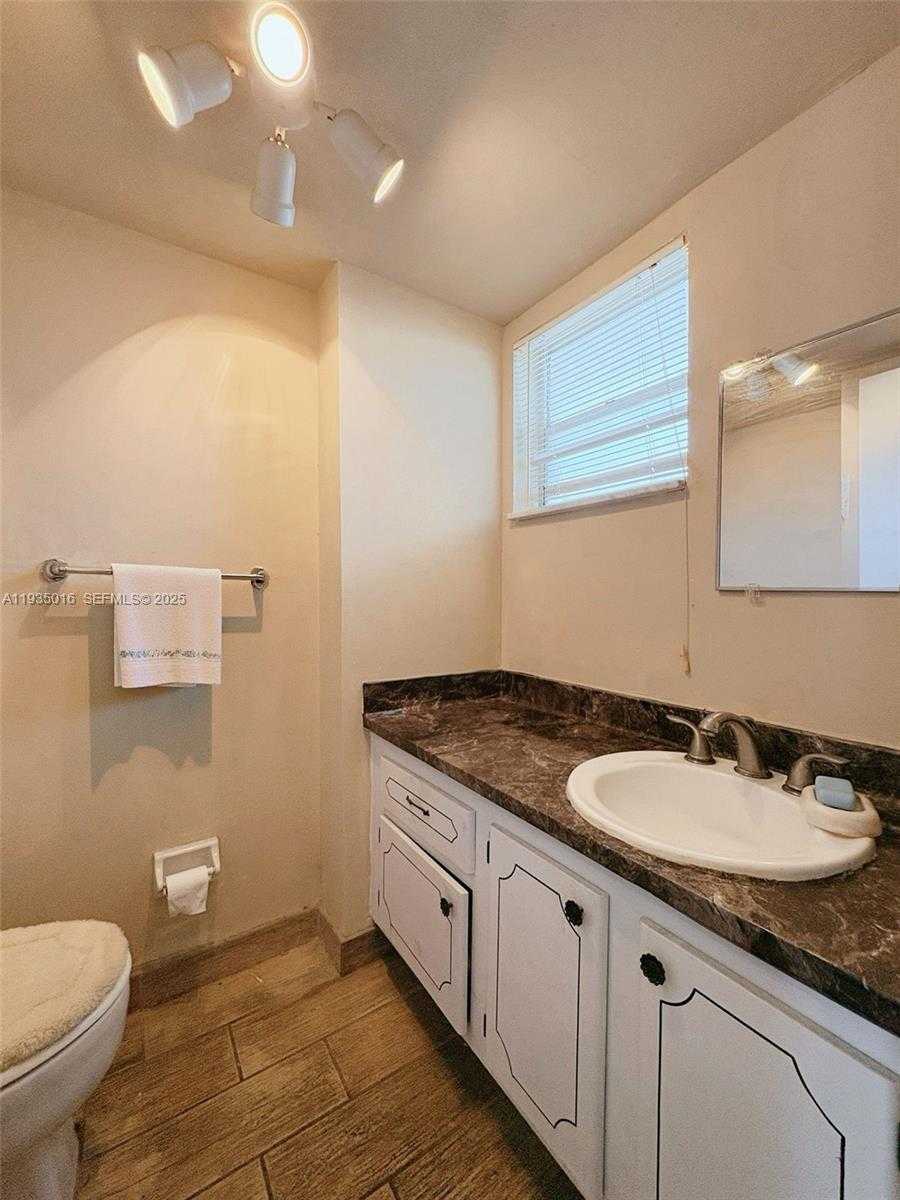 Small Image of 410 SOUTH EAST 2ND ST #406, Hallandale Beach Number 12