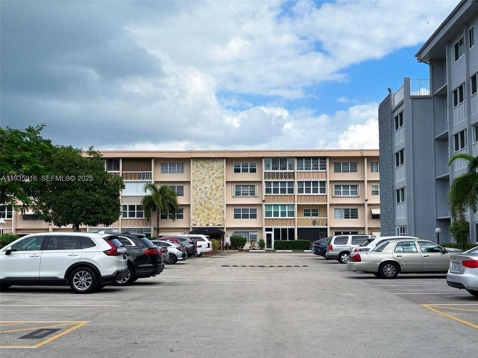 Small Image of 410 SOUTH EAST 2ND ST #406, Hallandale Beach Number 25
