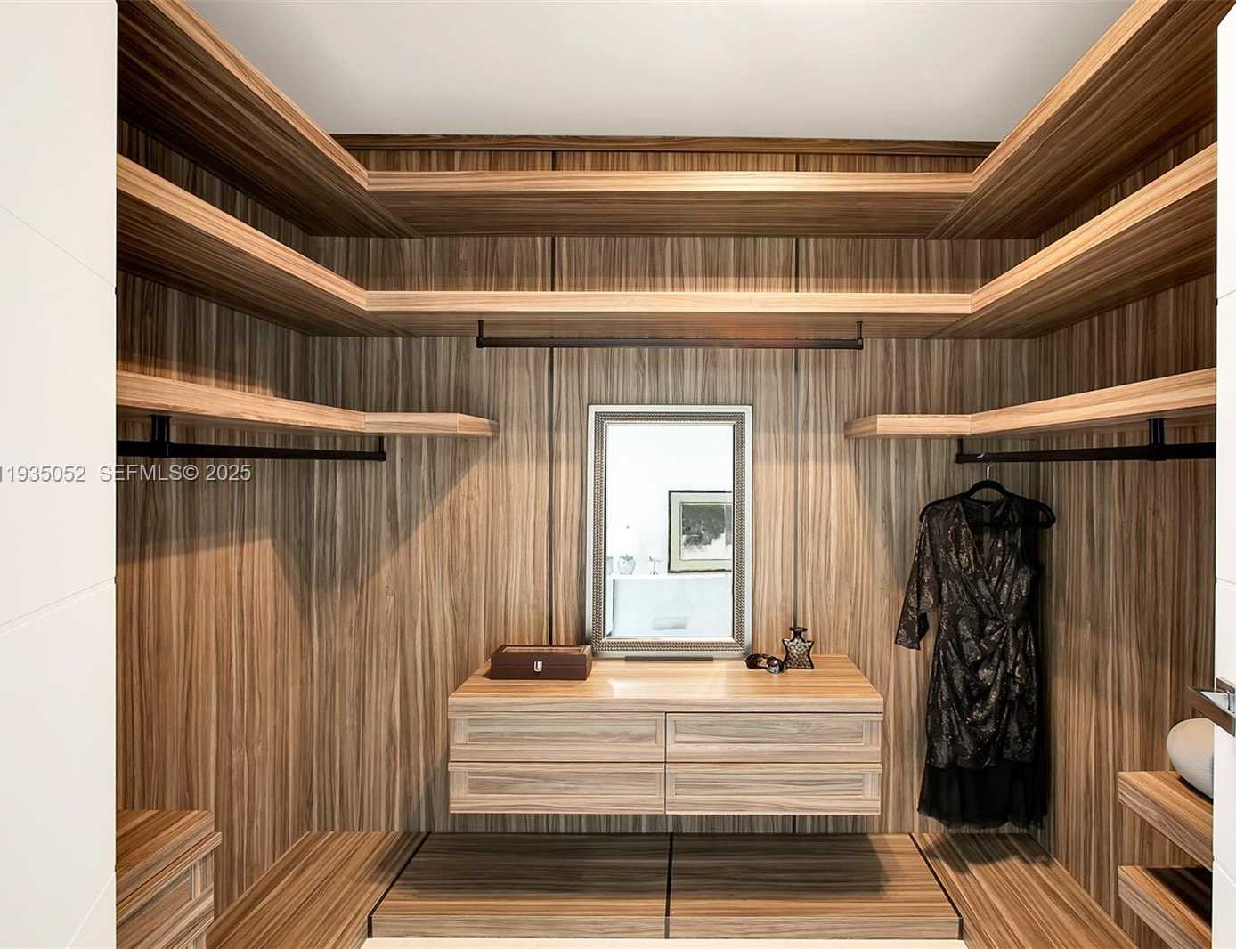 Small Image of 1500 OCEAN DR #1201, Miami Beach Number 9