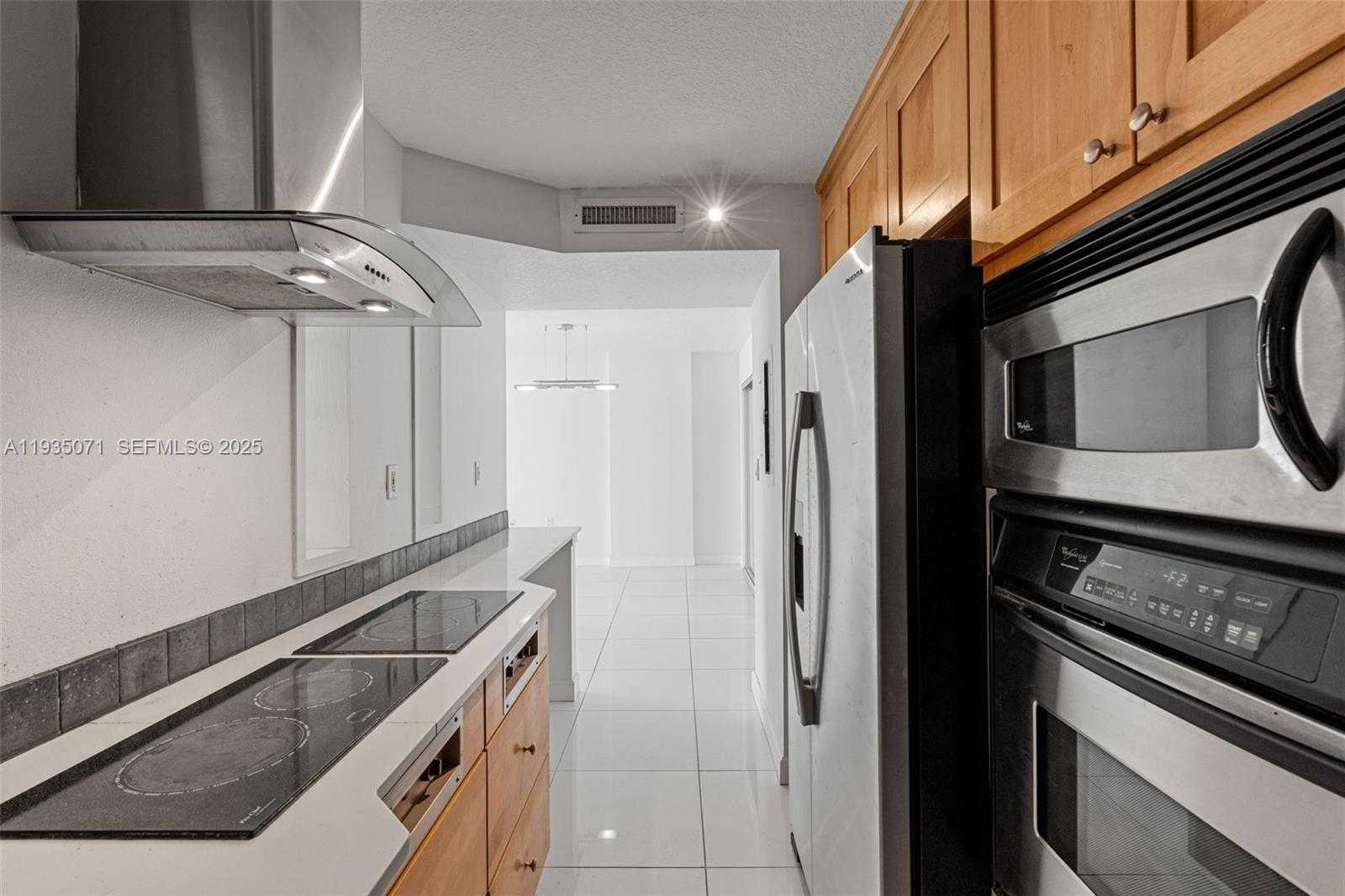 Small Image of 6969 COLLINS AVE #811, Miami Beach Number 11