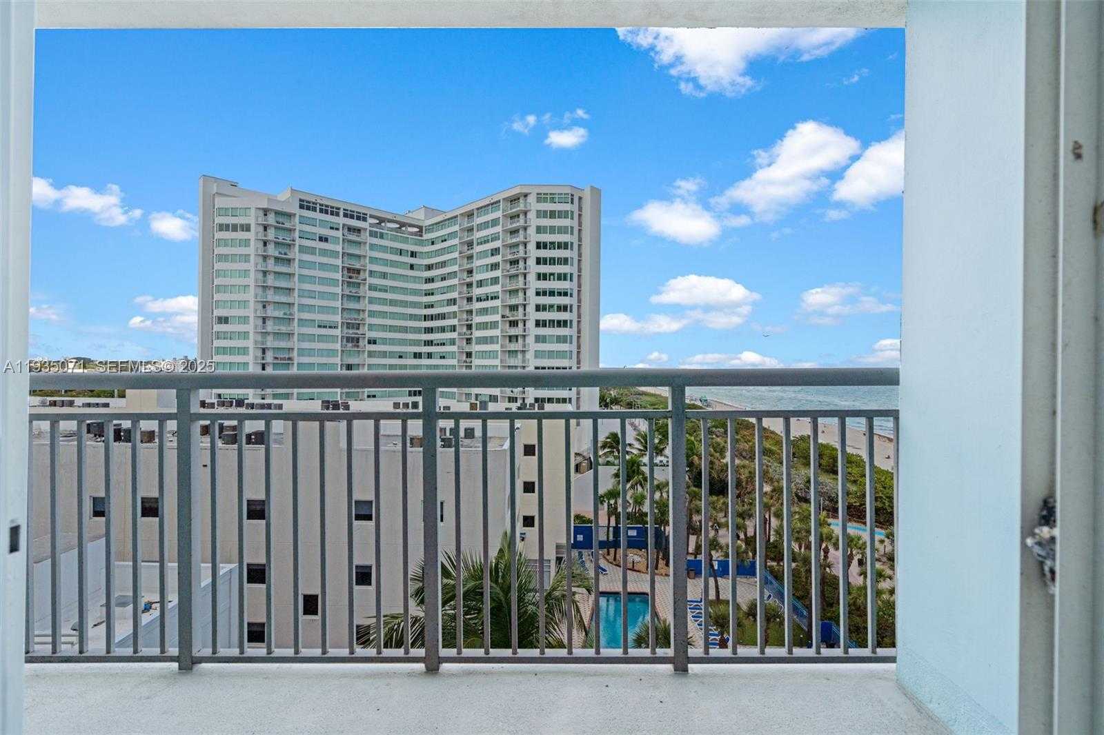Small Image of 6969 COLLINS AVE #811, Miami Beach Number 17