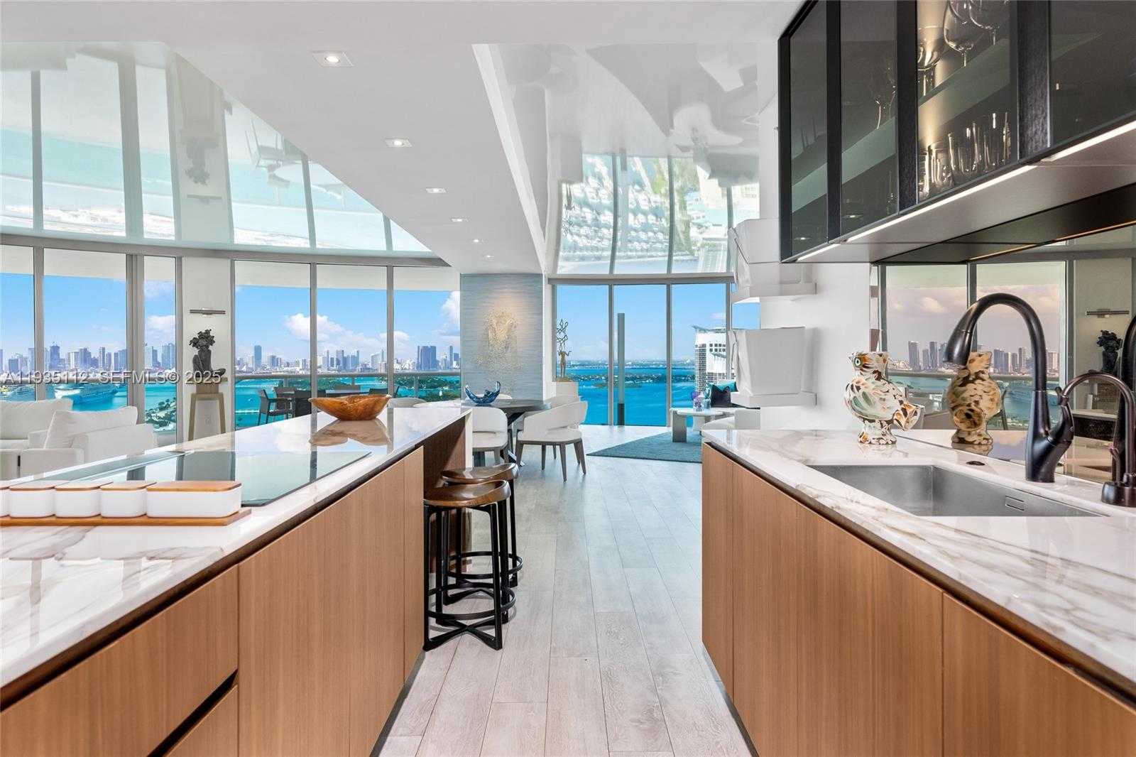 Small Image of 1000 SOUTH POINTE DR #3501, Miami Beach Number 10