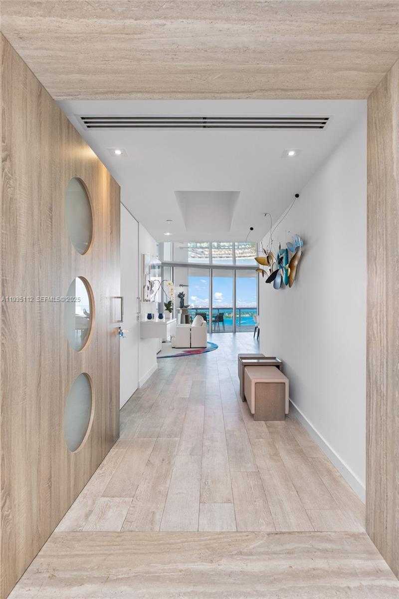 Small Image of 1000 SOUTH POINTE DR #3501, Miami Beach Number 5
