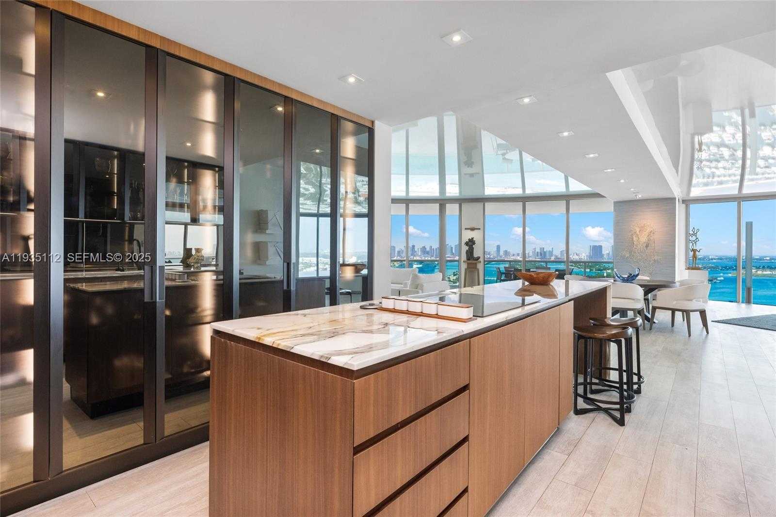 Small Image of 1000 SOUTH POINTE DR #3501, Miami Beach Number 9