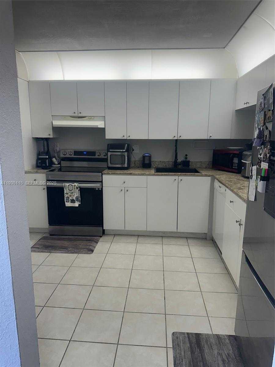 Small Image of 2903 NORTH MIAMI BEACH BLVD #409, North Miami Beach Number 5