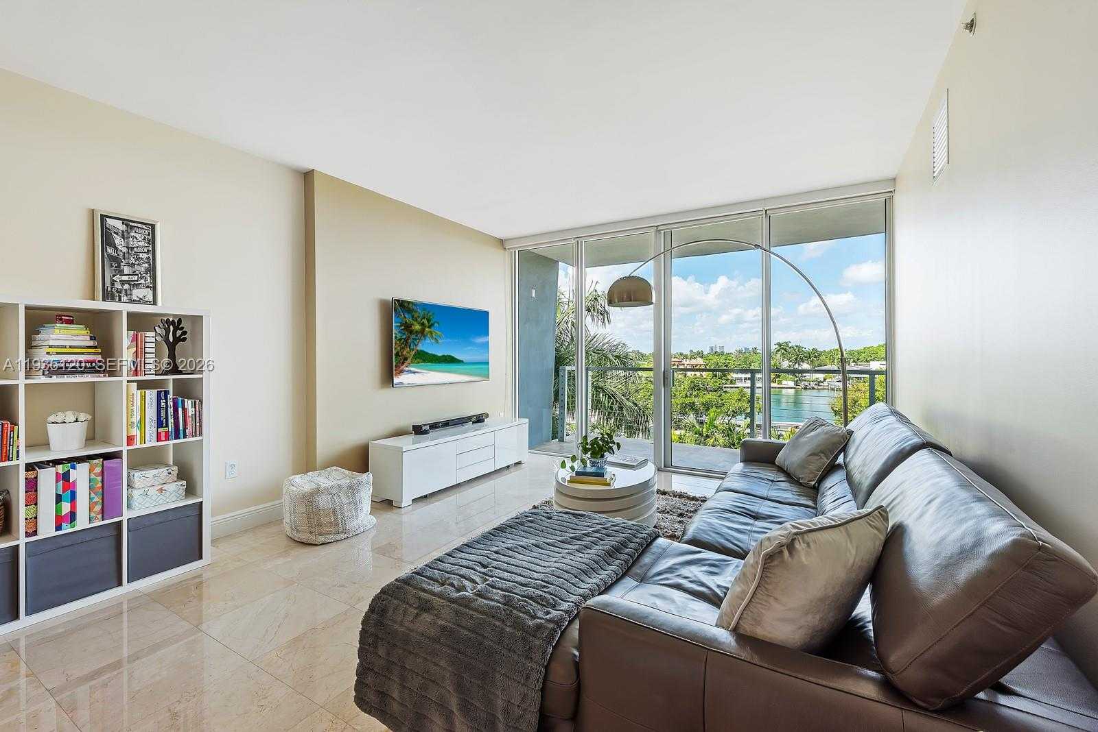 Small Image of 6305 INDIAN CREEK DR #4D, Miami Beach Number 3