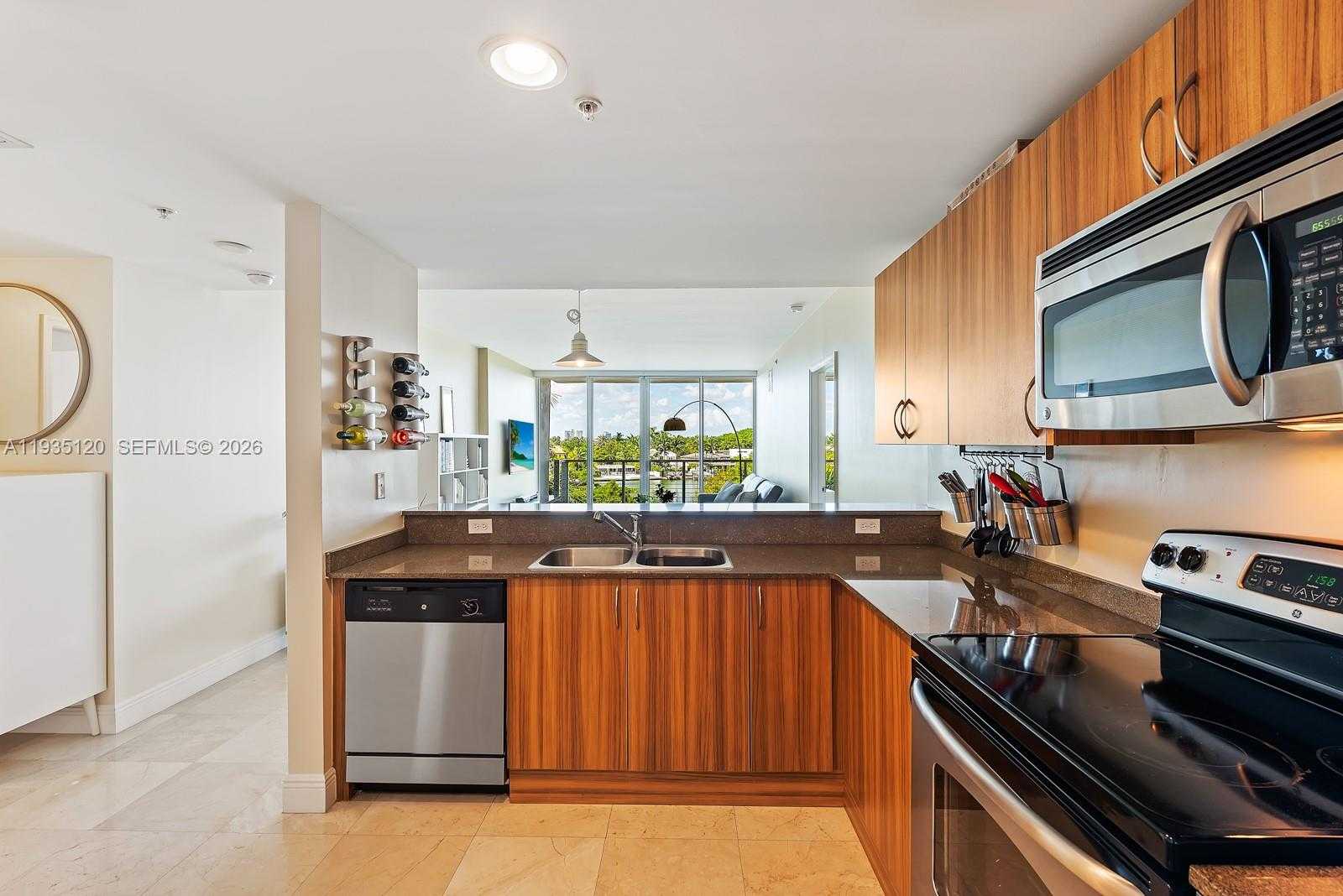 Small Image of 6305 INDIAN CREEK DR #4D, Miami Beach Number 5