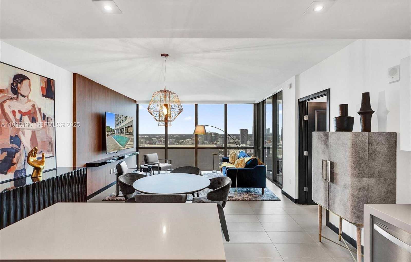 Imagen de Pequeño Objeto