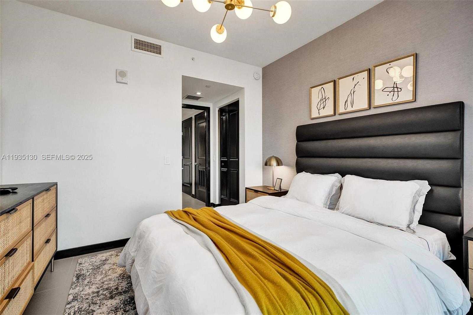 Imagen de Pequeño Objeto