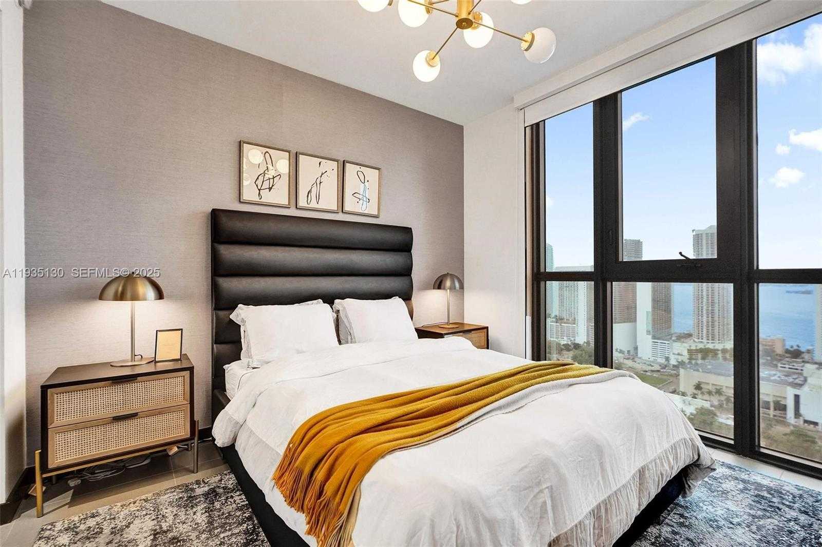 Imagen de Pequeño Objeto