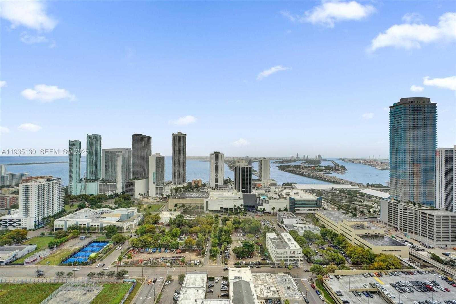 Imagen de Pequeño Objeto