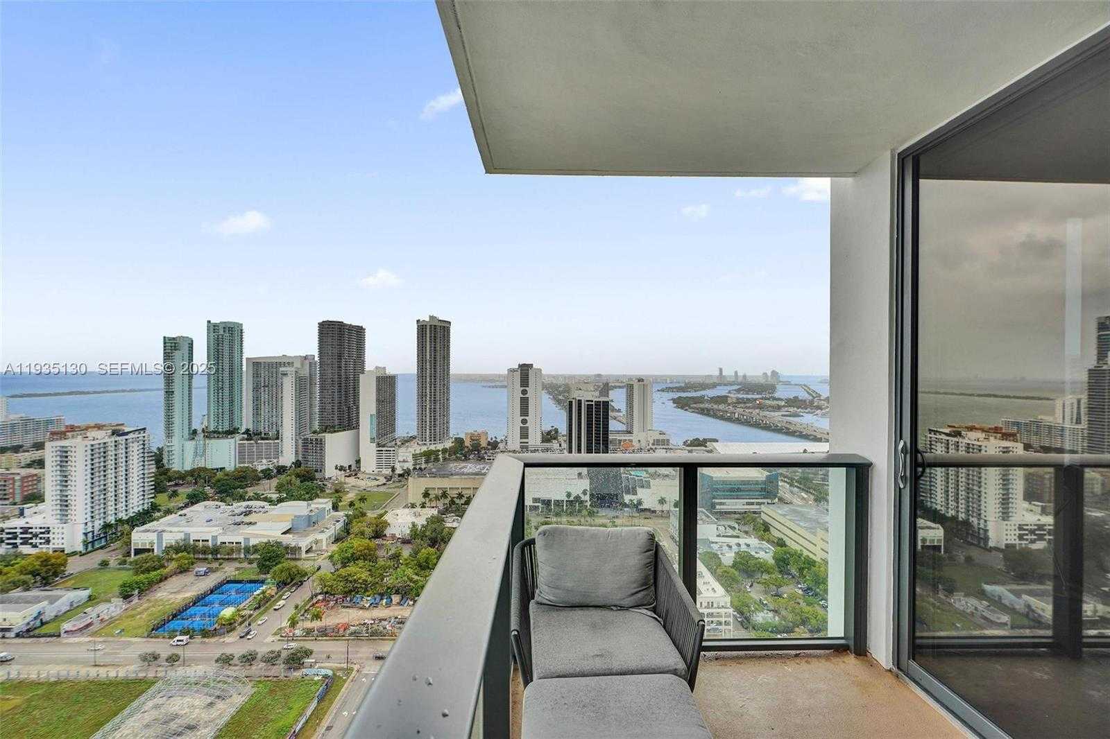 Imagen de Pequeño Objeto