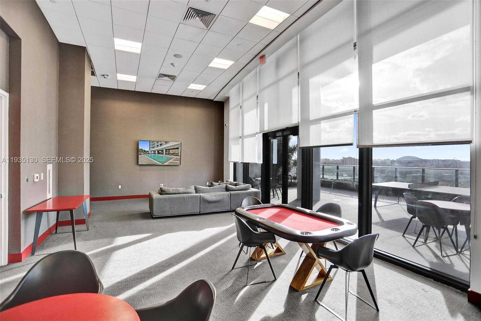 Imagen de Pequeño Objeto