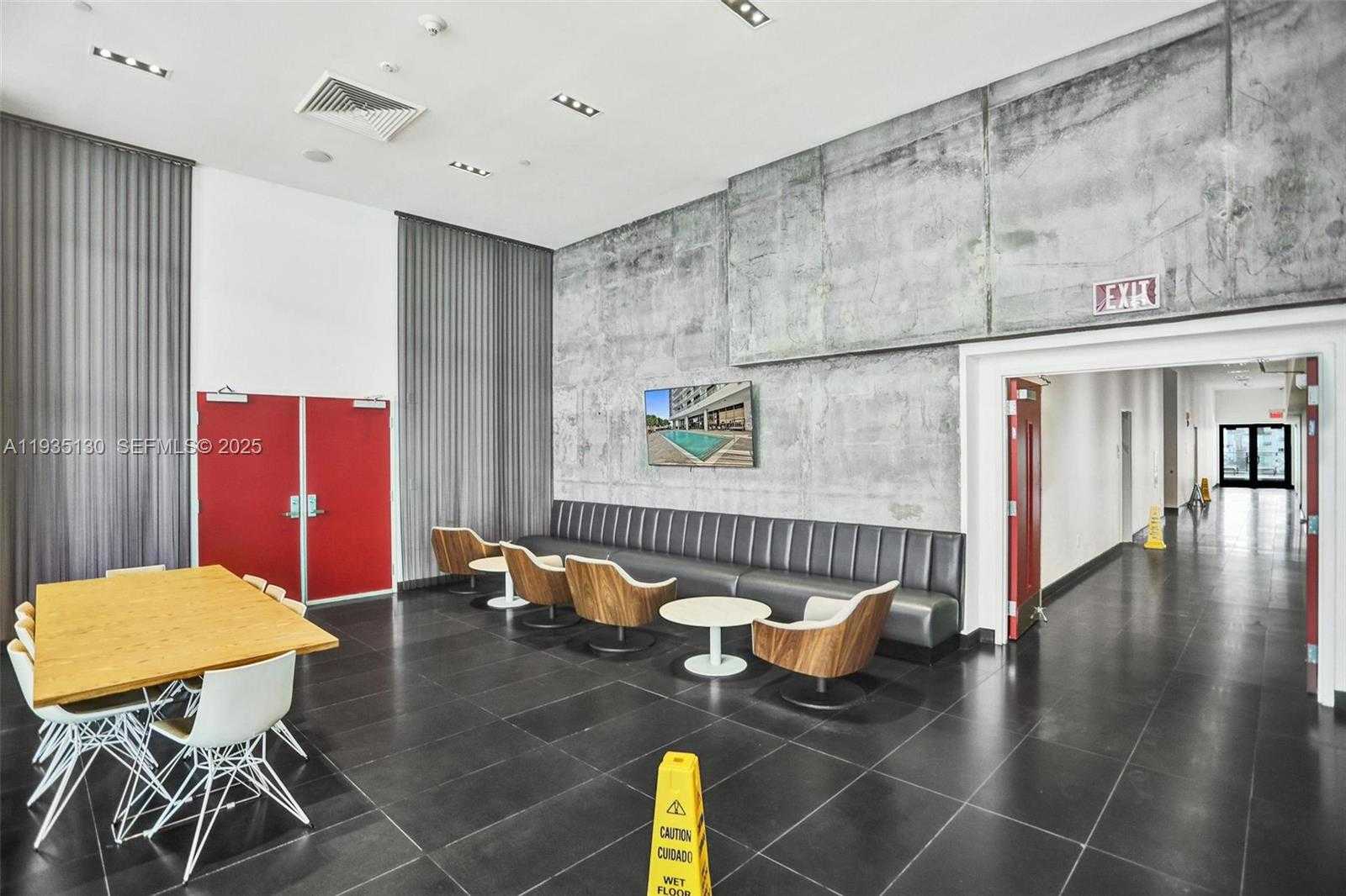 Imagen de Pequeño Objeto