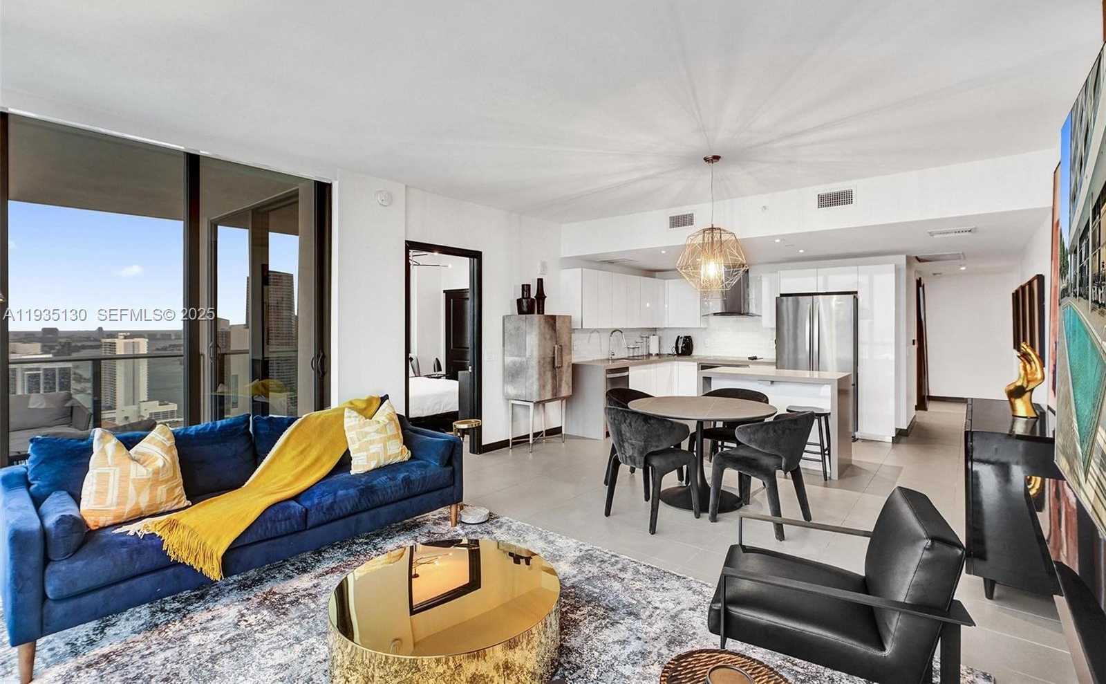 Imagen de Pequeño Objeto