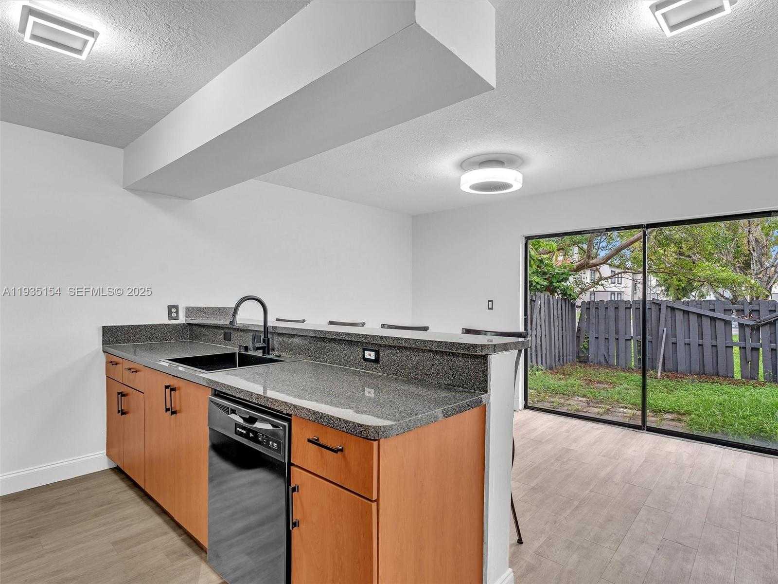 Small Image of 3911 SOUTH WEST 52ND AVE #4-1, Pembroke Park Number 14