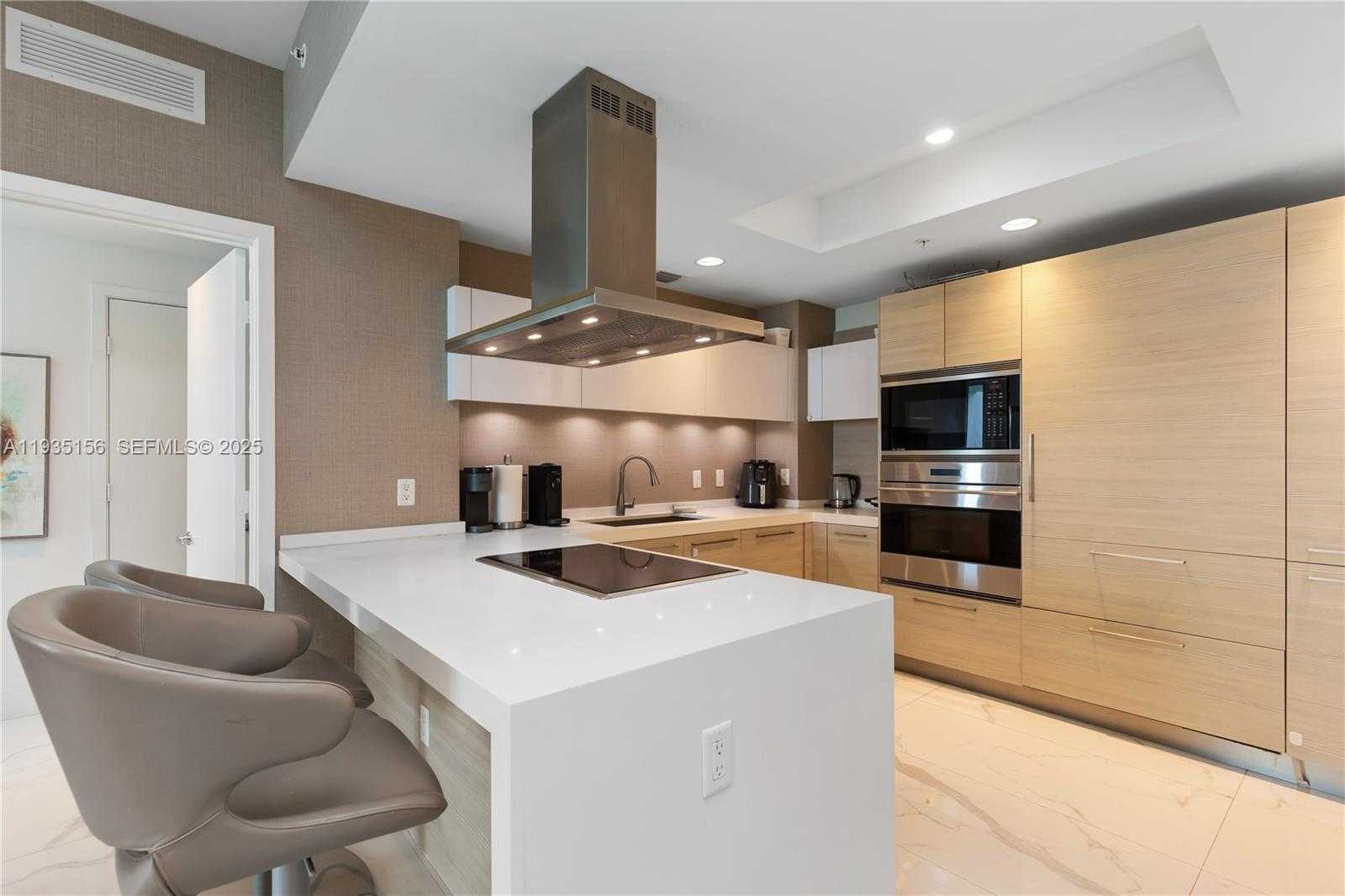 Small Image of 17301 NORTH EAST BISCAYNE BLVD #908, North Miami Beach Number 12