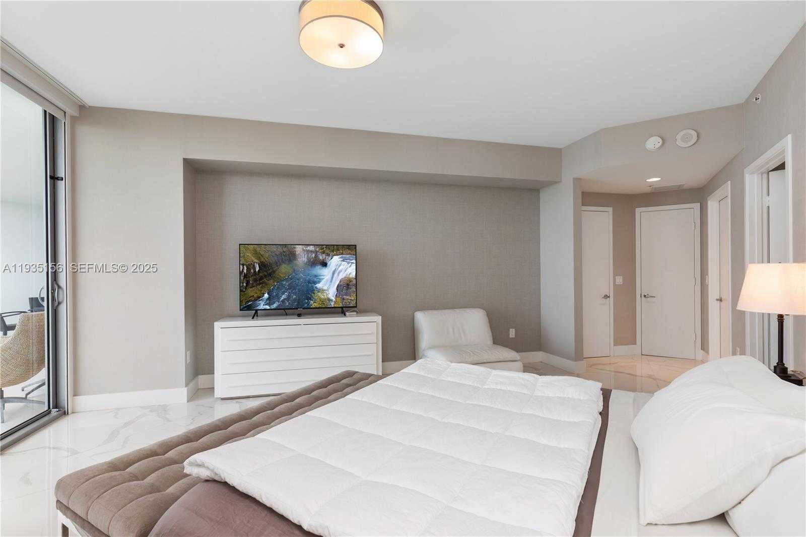 Small Image of 17301 NORTH EAST BISCAYNE BLVD #908, North Miami Beach Number 19