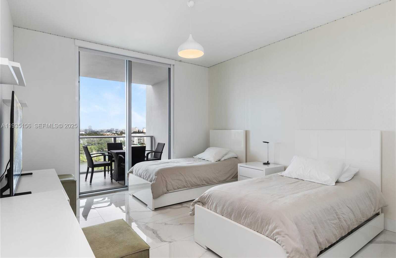 Small Image of 17301 NORTH EAST BISCAYNE BLVD #908, North Miami Beach Number 25