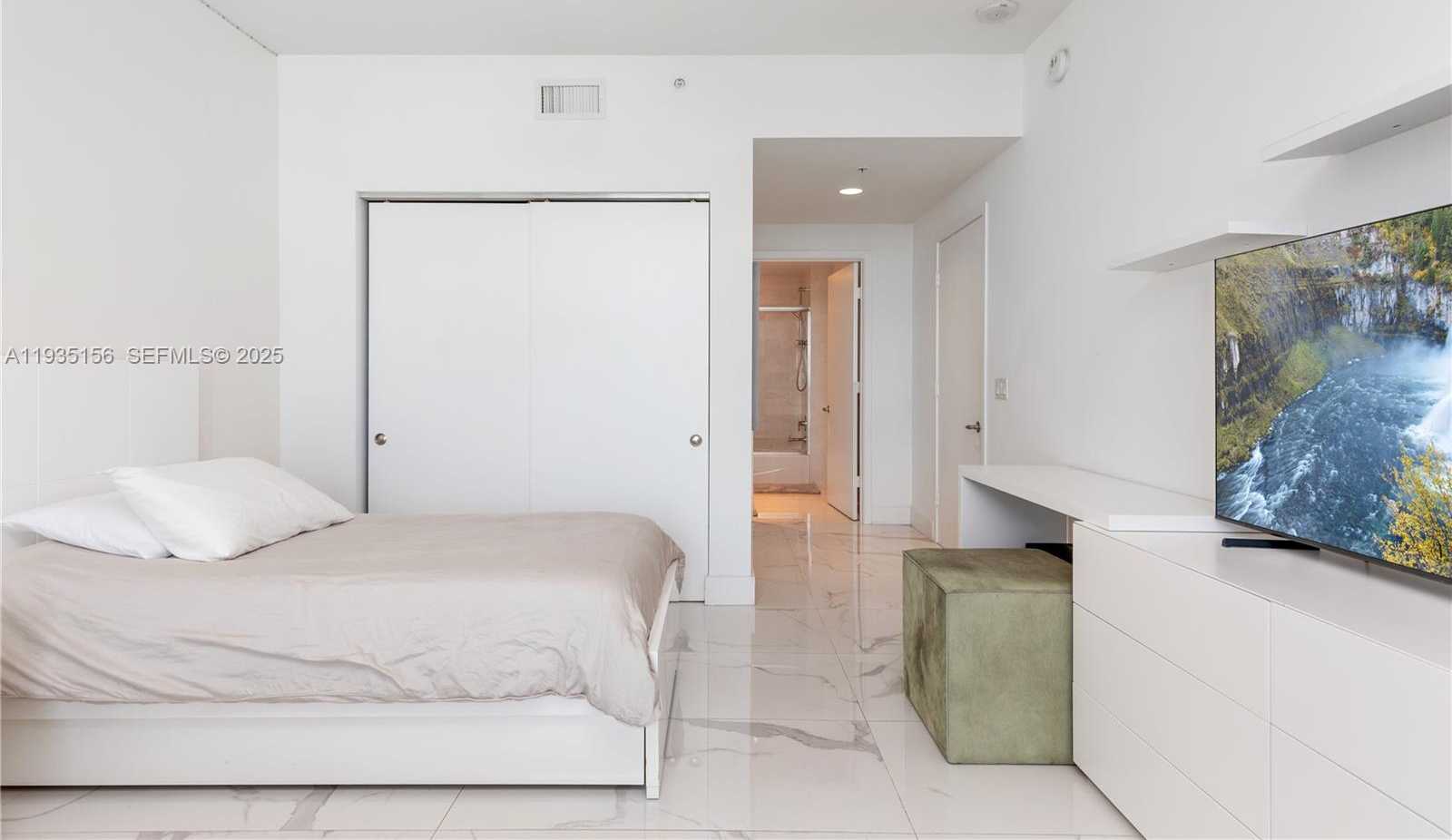 Small Image of 17301 NORTH EAST BISCAYNE BLVD #908, North Miami Beach Number 27