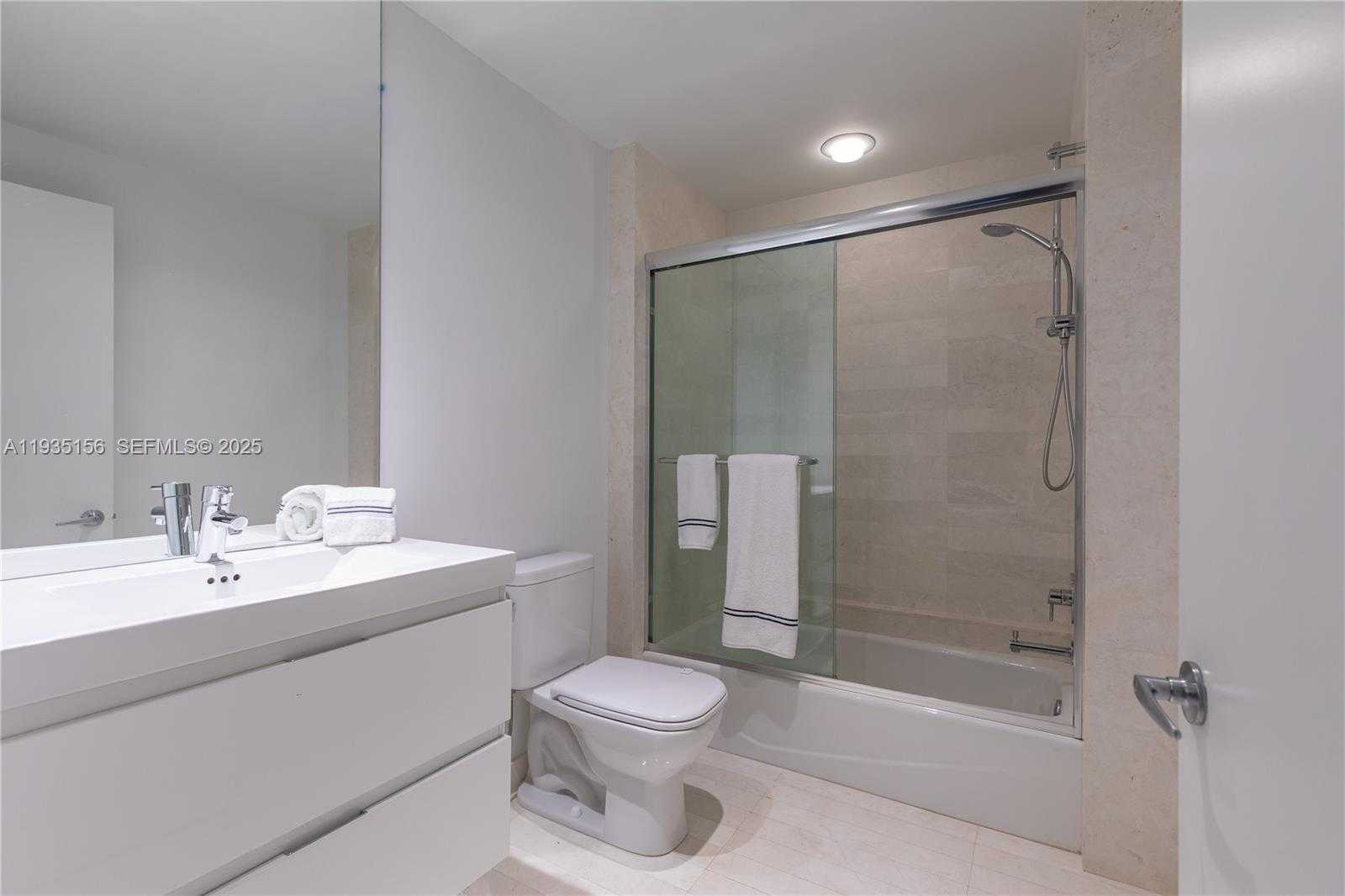 Small Image of 17301 NORTH EAST BISCAYNE BLVD #908, North Miami Beach Number 28