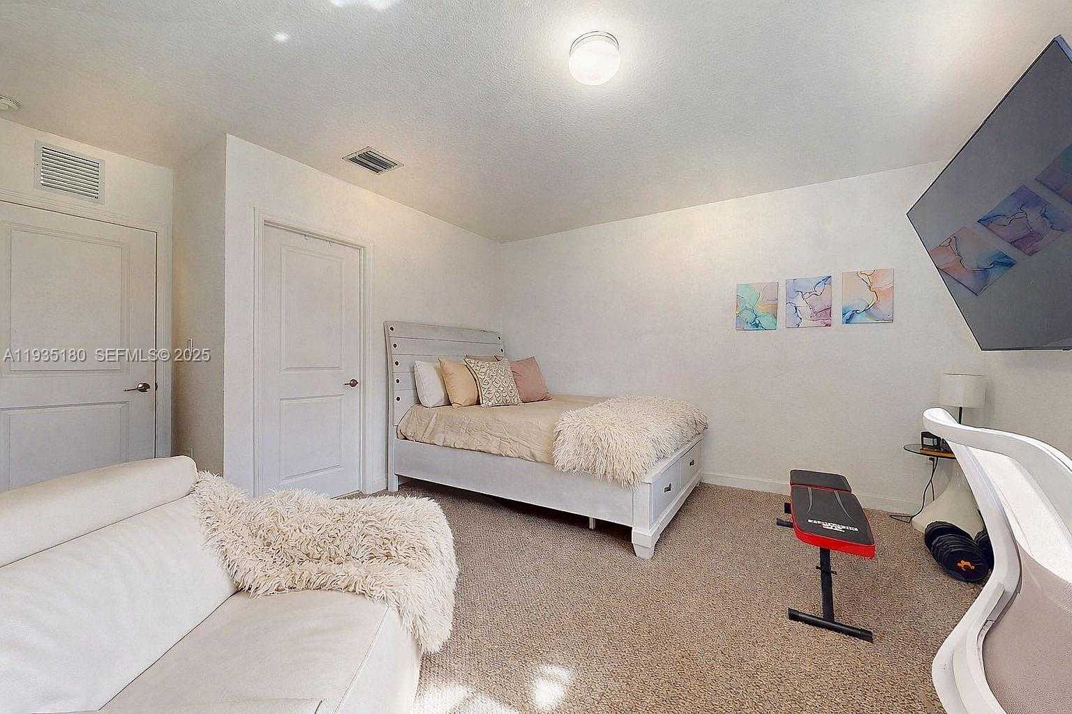 Small Image of 1240 NORTH WEST 3RD LN, Florida City Number 19