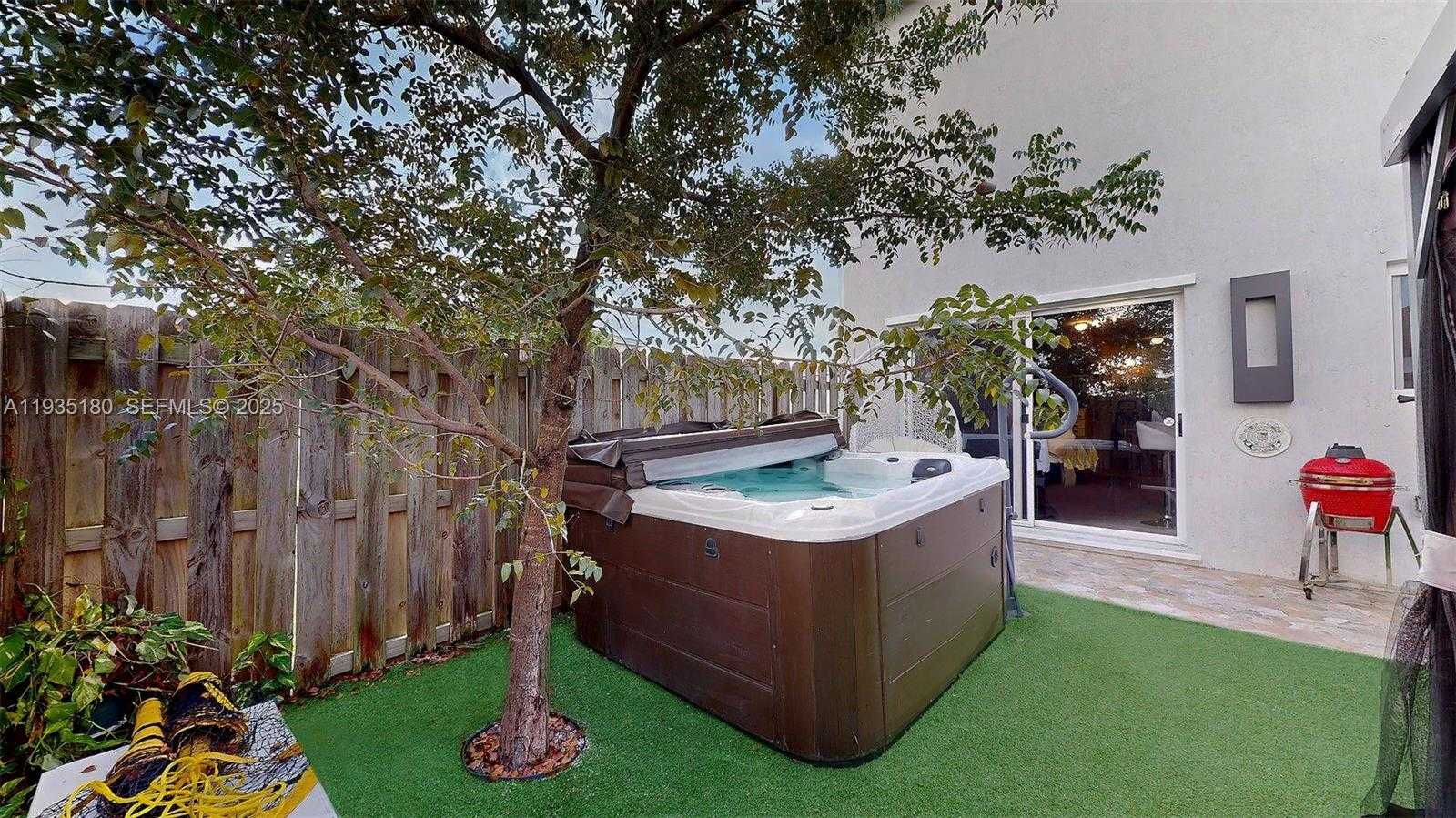 Small Image of 1240 NORTH WEST 3RD LN, Florida City Number 34