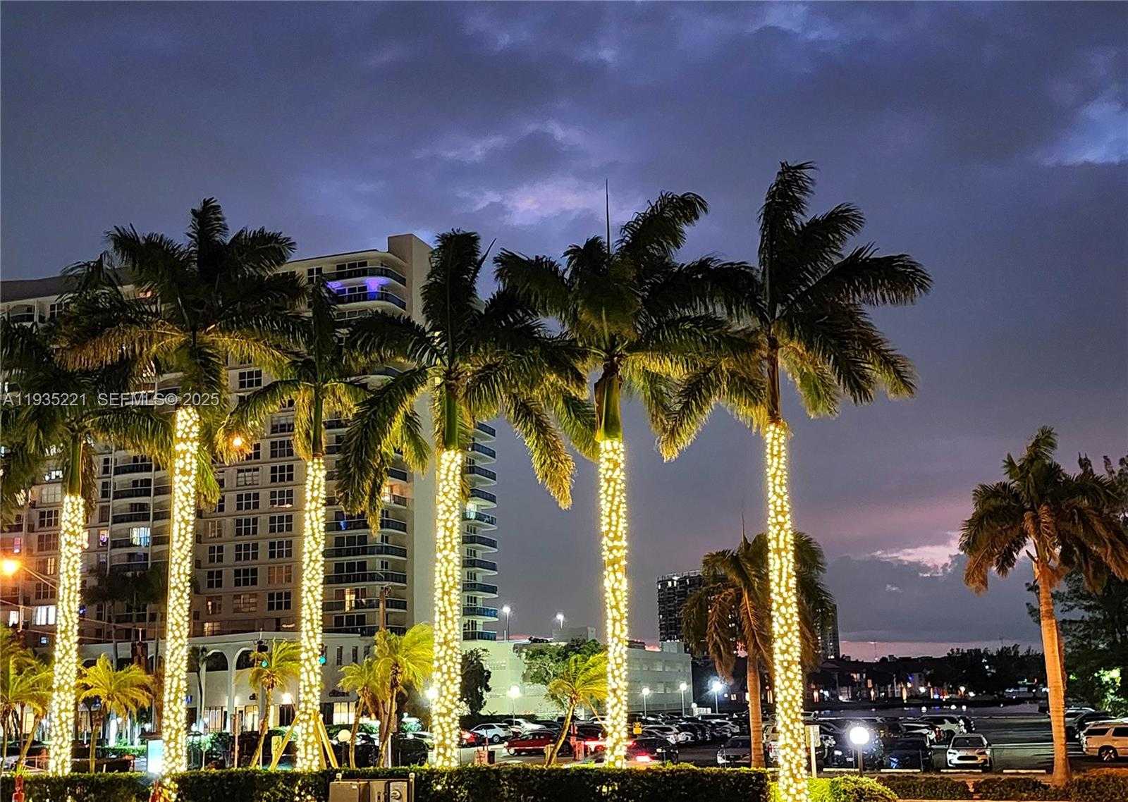 Small Image of 3725 SOUTH OCEAN DR #425, Hollywood Number 1