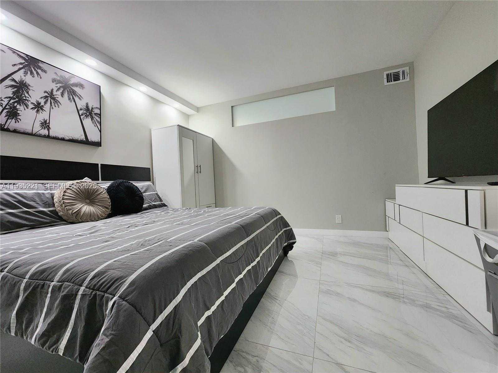 Small Image of 3725 SOUTH OCEAN DR #425, Hollywood Number 11