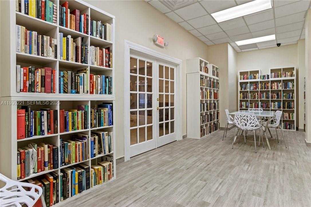 Small Image of 3725 SOUTH OCEAN DR #425, Hollywood Number 30