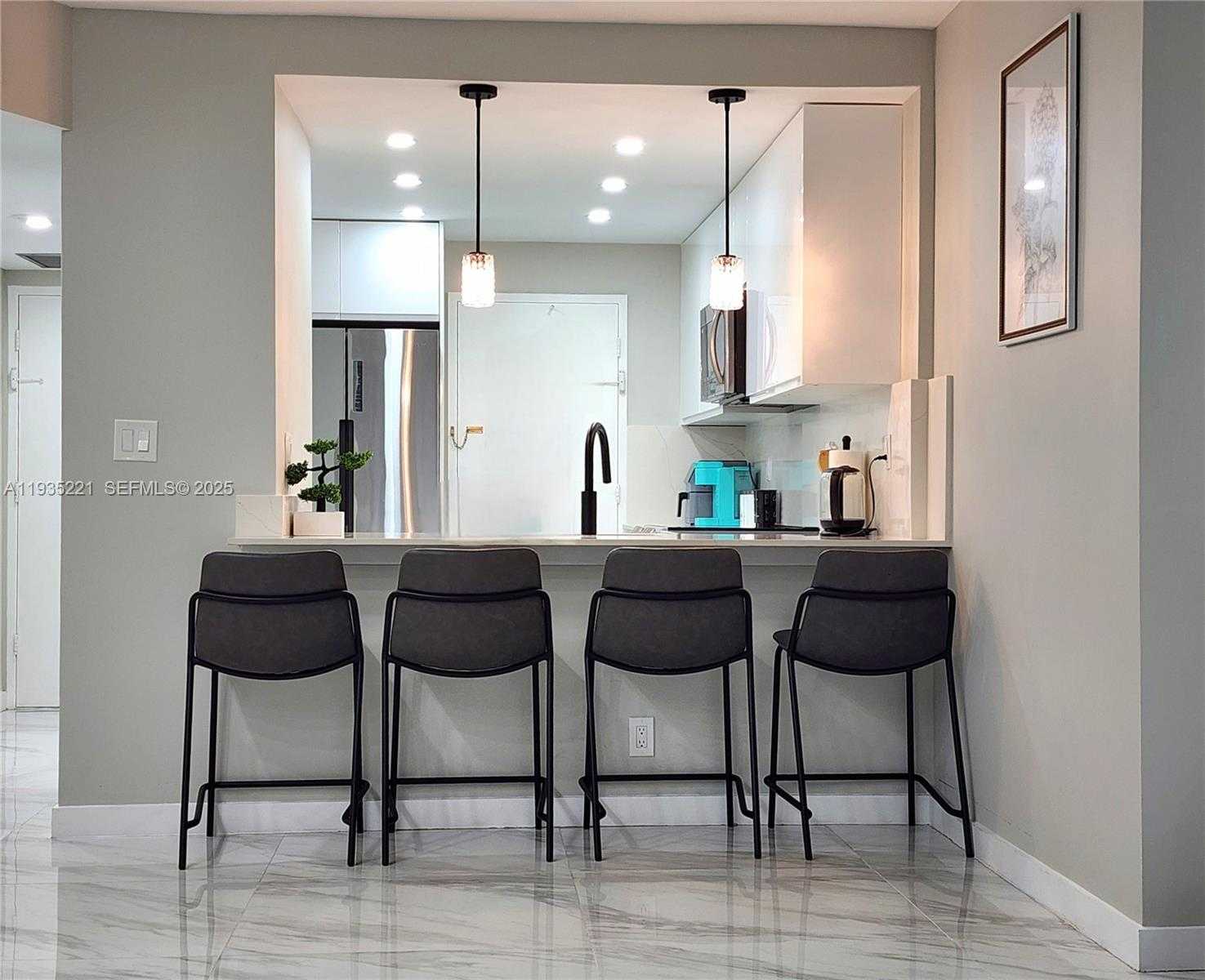 Small Image of 3725 SOUTH OCEAN DR #425, Hollywood Number 4