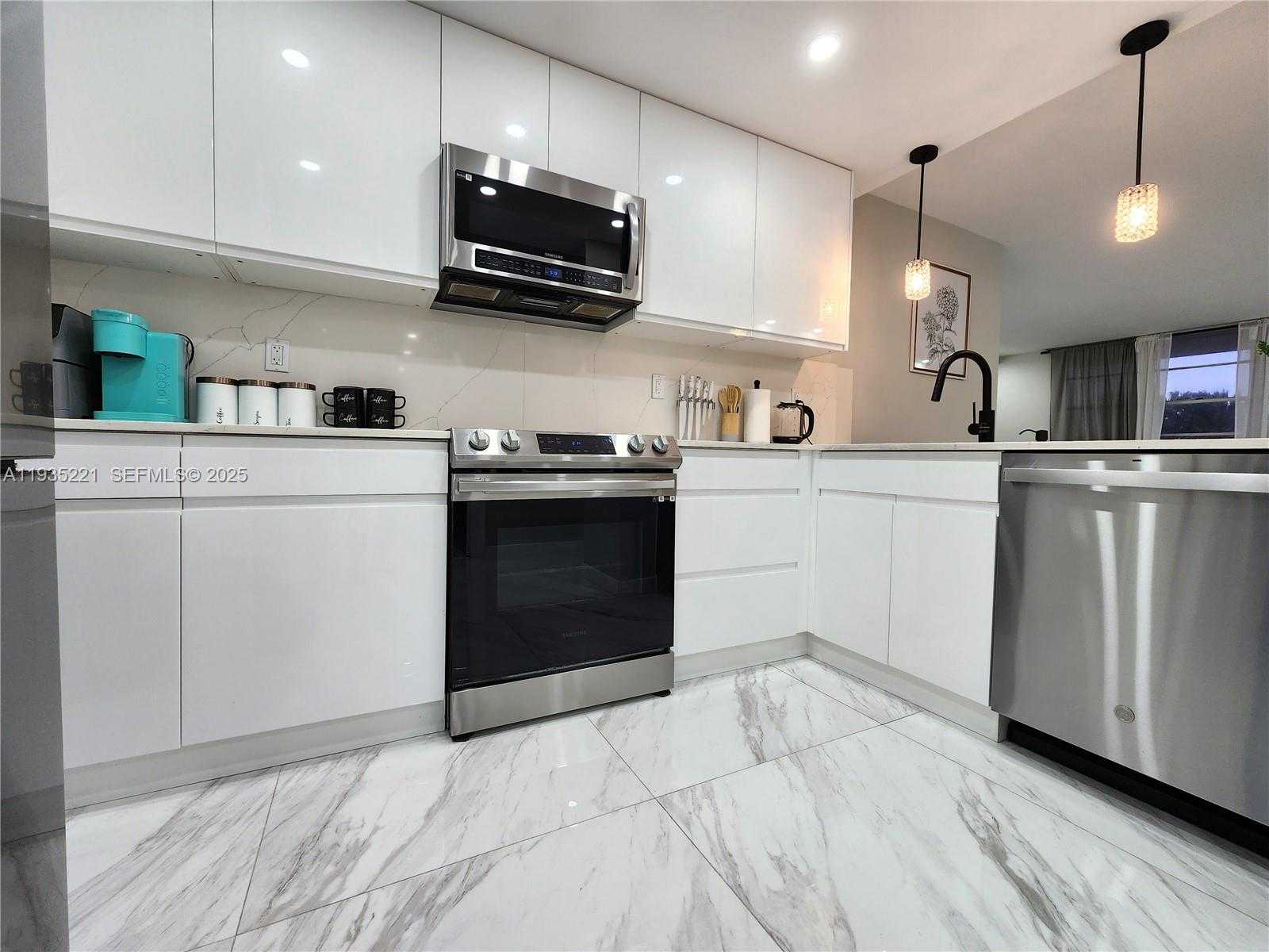 Small Image of 3725 SOUTH OCEAN DR #425, Hollywood Number 6