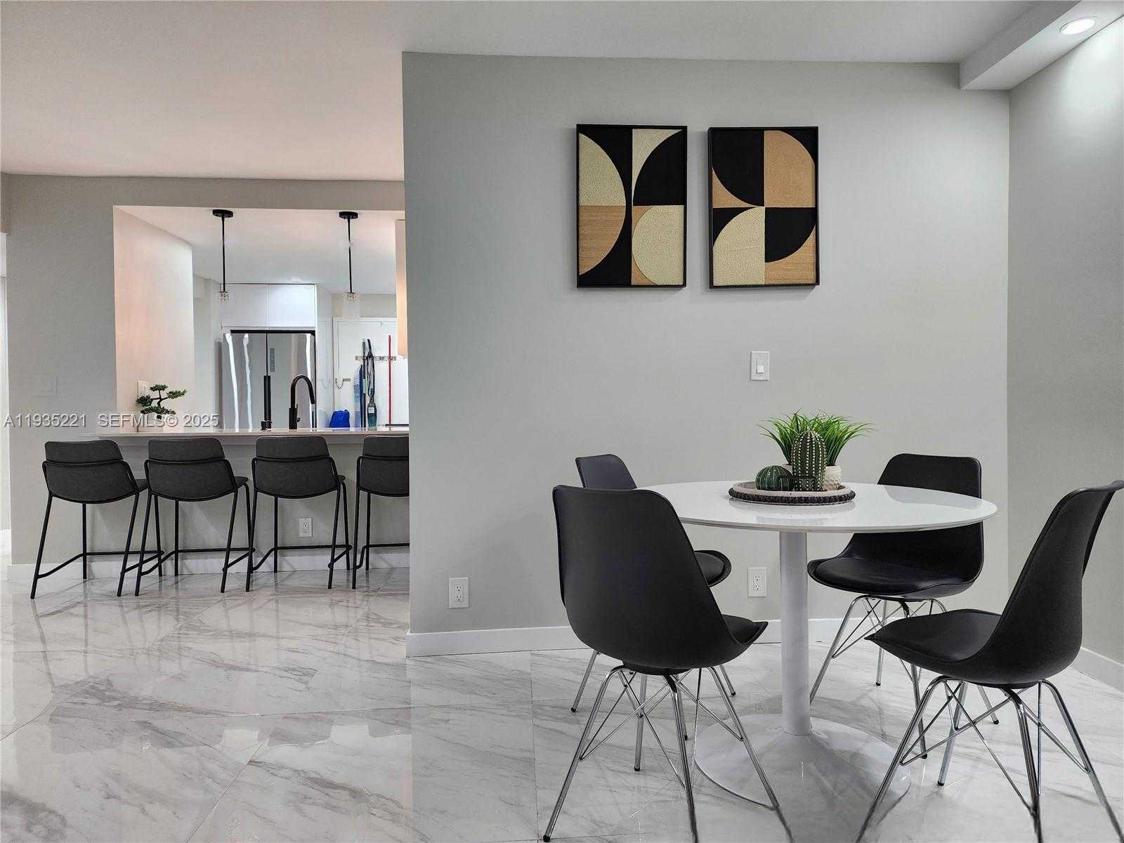 Small Image of 3725 SOUTH OCEAN DR #425, Hollywood Number 9