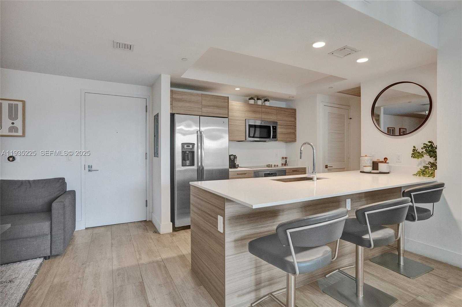 Small Image of 121 NORTH EAST 34TH ST #902, Miami Number 11