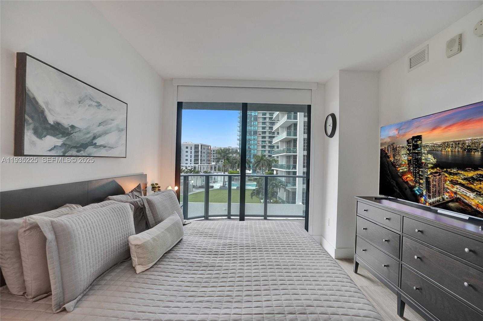 Small Image of 121 NORTH EAST 34TH ST #902, Miami Number 22