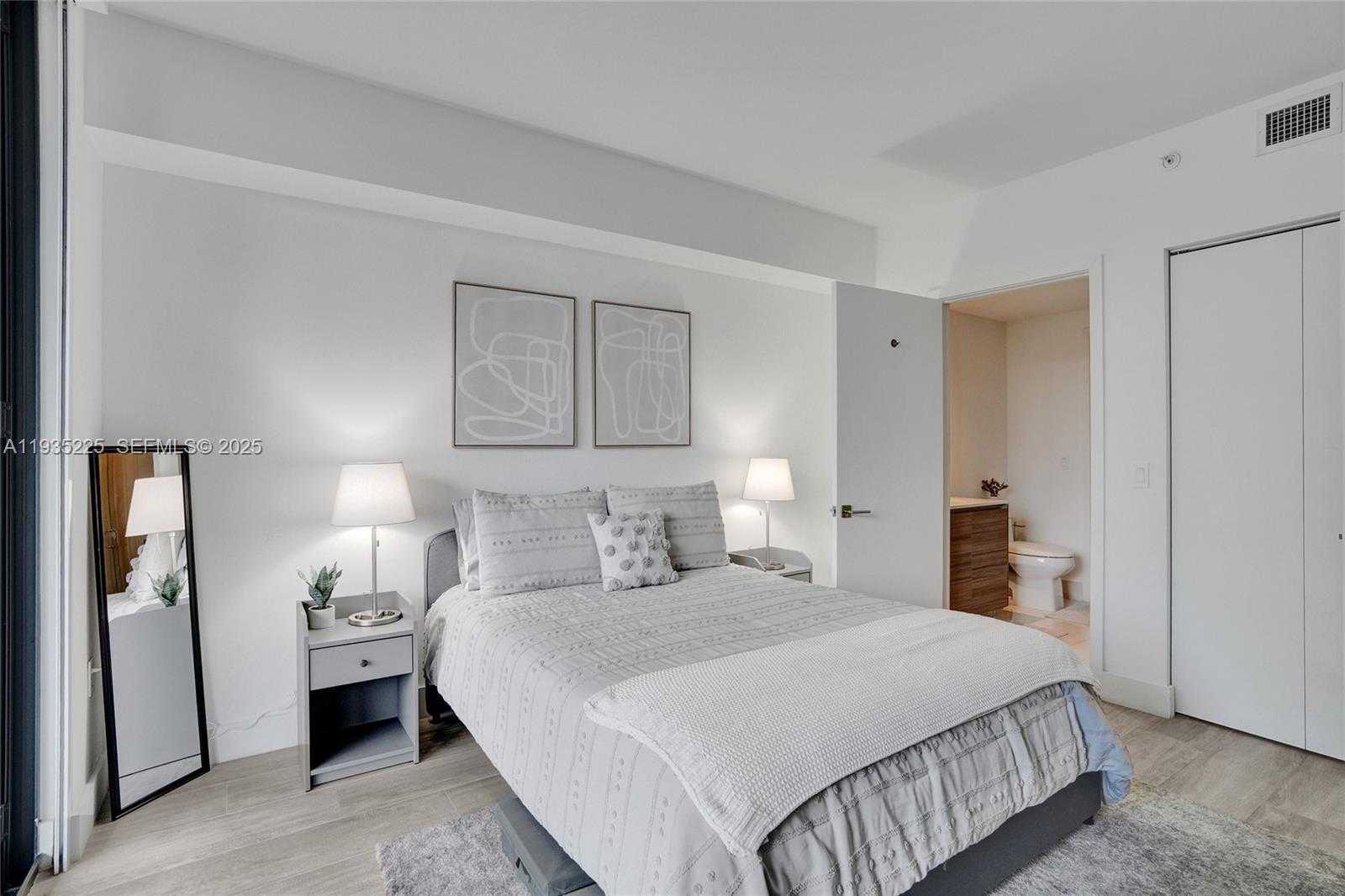 Small Image of 121 NORTH EAST 34TH ST #902, Miami Number 5