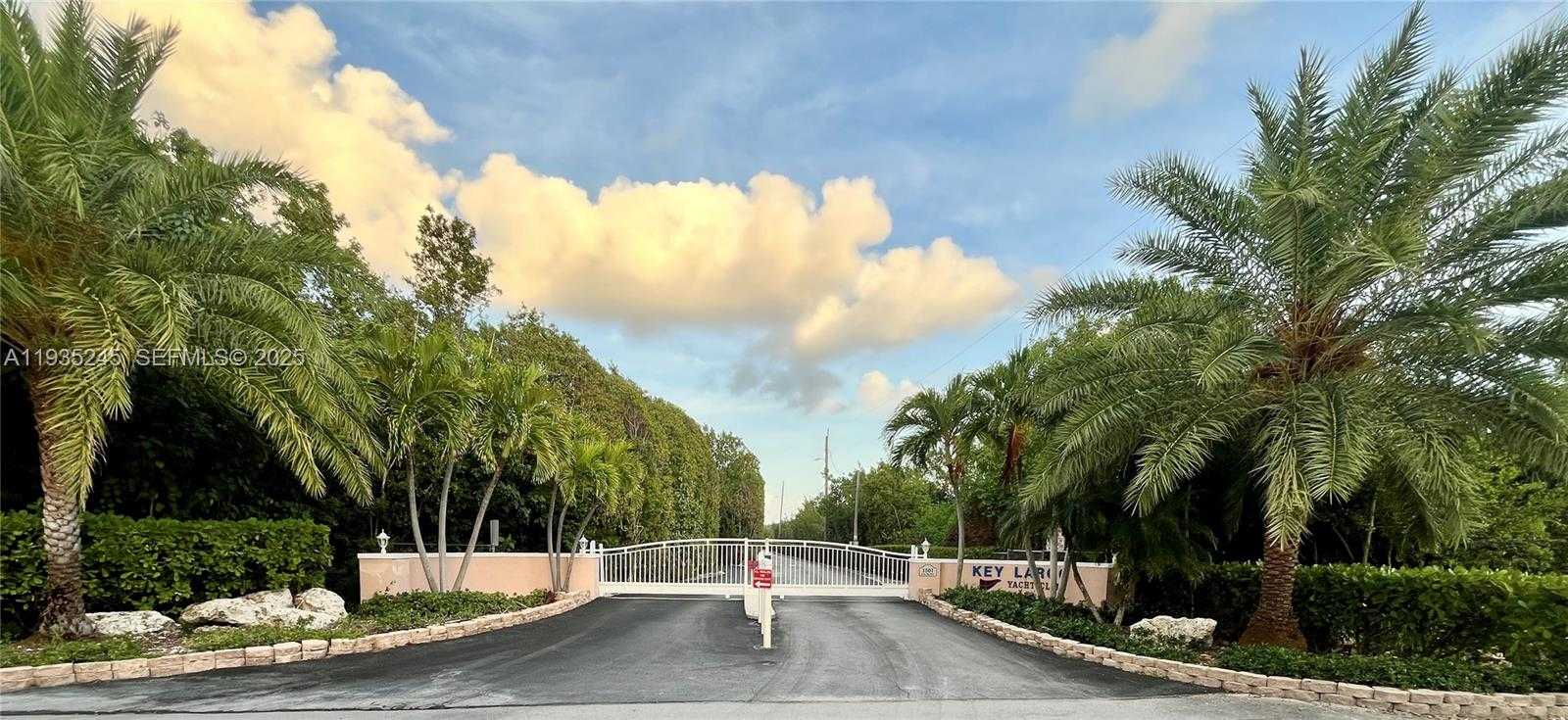 Small Image of 1501 OCEAN BAY DR #B7, Key Largo Number 18