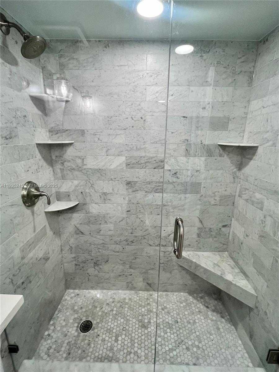 Small Image of 1501 OCEAN BAY DR #B7, Key Largo Number 25