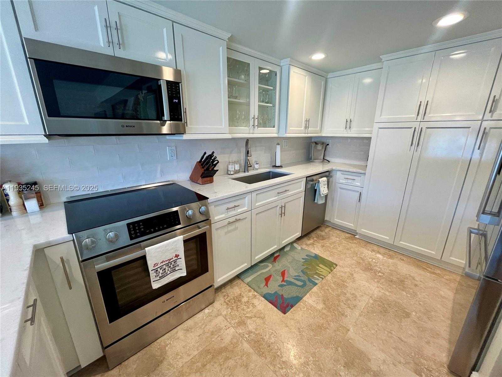 Small Image of 1501 OCEAN BAY DR #B7, Key Largo Number 35