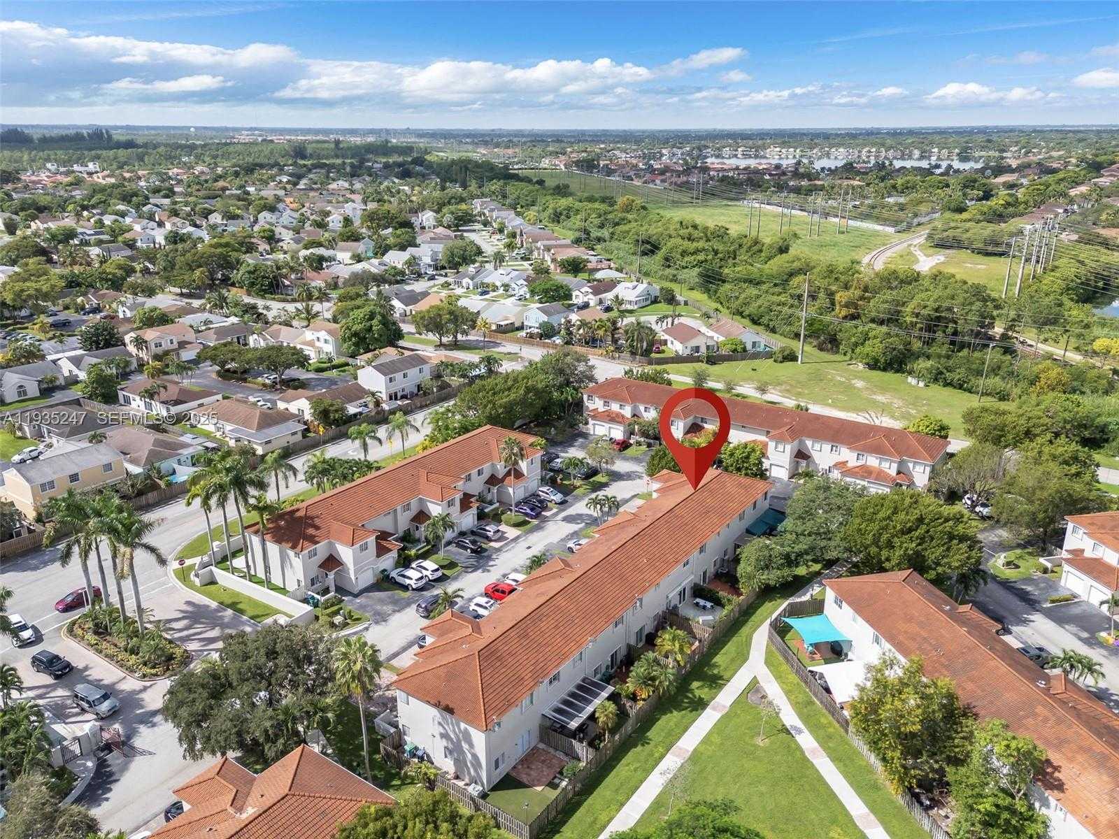 Small Image of 12661 SOUTH WEST 143RD LN #12661, Miami Number 38