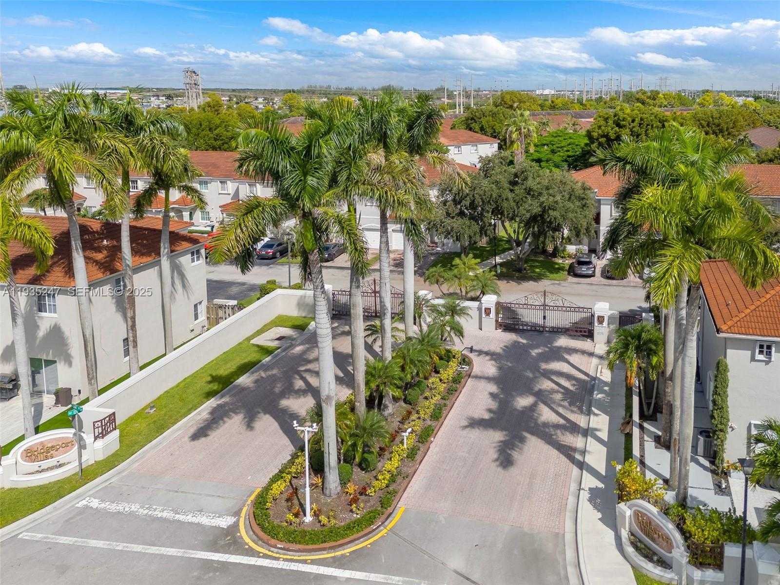 Small Image of 12661 SOUTH WEST 143RD LN #12661, Miami Number 4