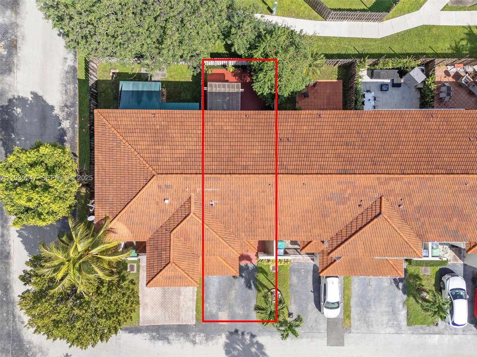 Small Image of 12661 SOUTH WEST 143RD LN #12661, Miami Number 6