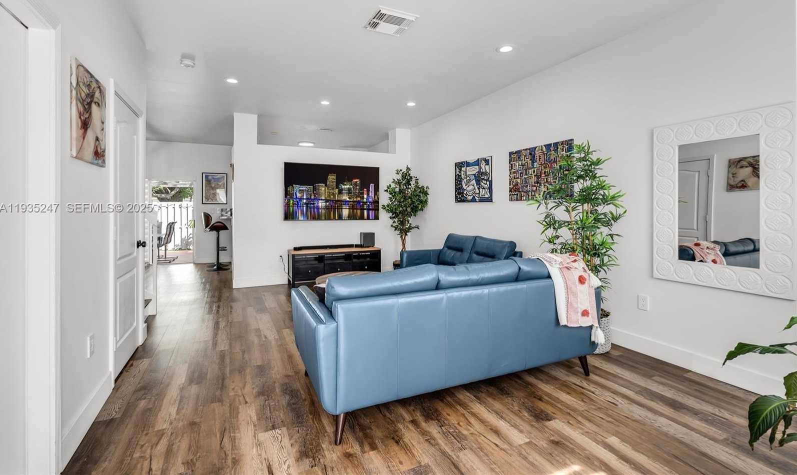 Small Image of 12661 SOUTH WEST 143RD LN #12661, Miami Number 9