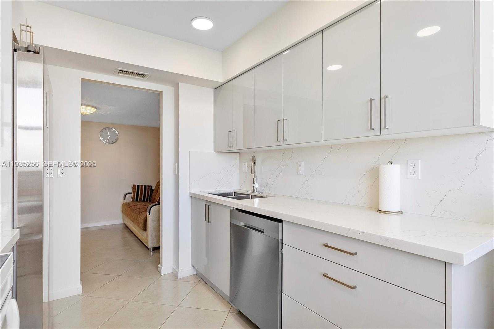 Small Image of 100 GOLDEN ISLES DR #1201, Hallandale Beach Number 13